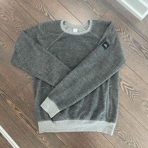 Alo Triumph Crew Neck Sweatshirt